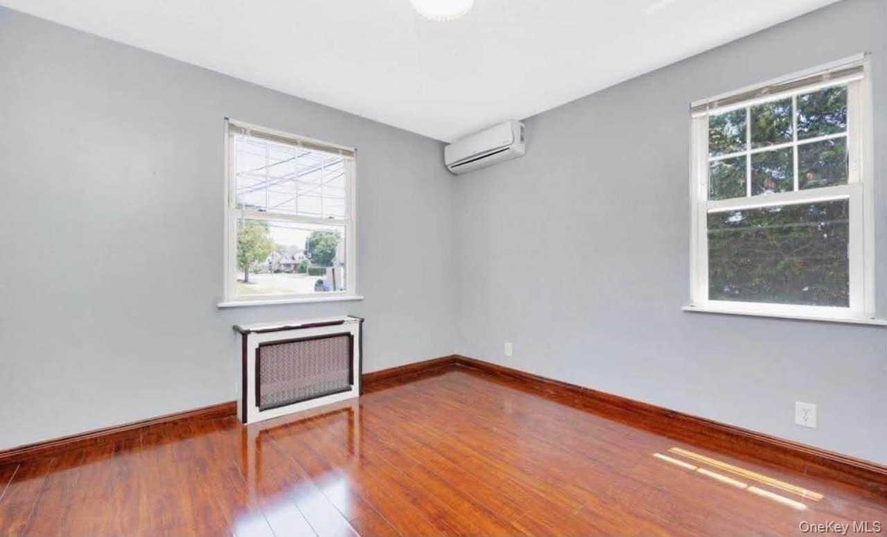 220 N Corona Ave #1 - Photo 6 of 19