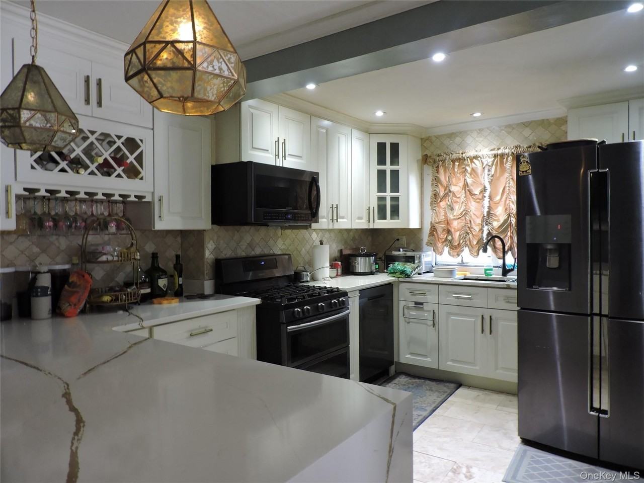 18 Leach St - Photo 4 of 9