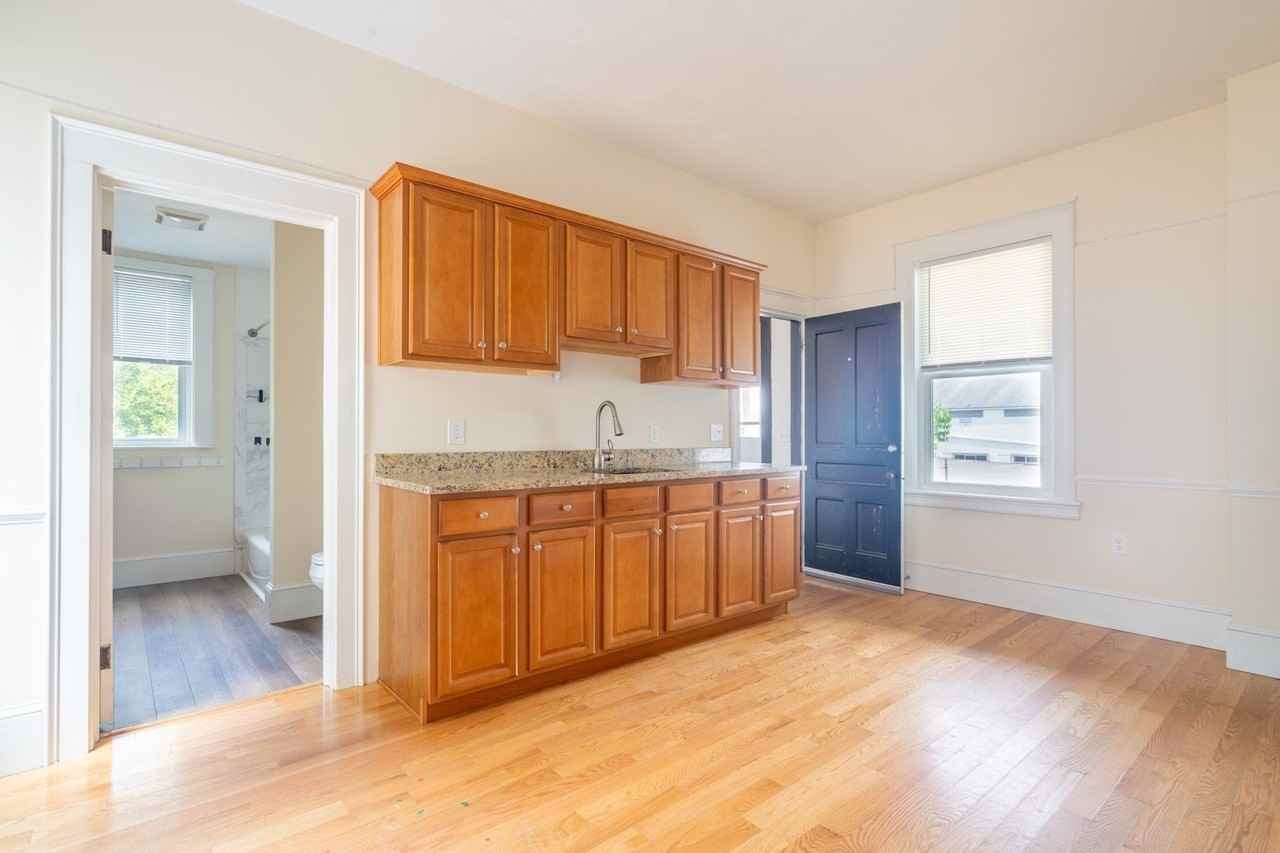 60 Congress St #1 - Photo 4 of 21