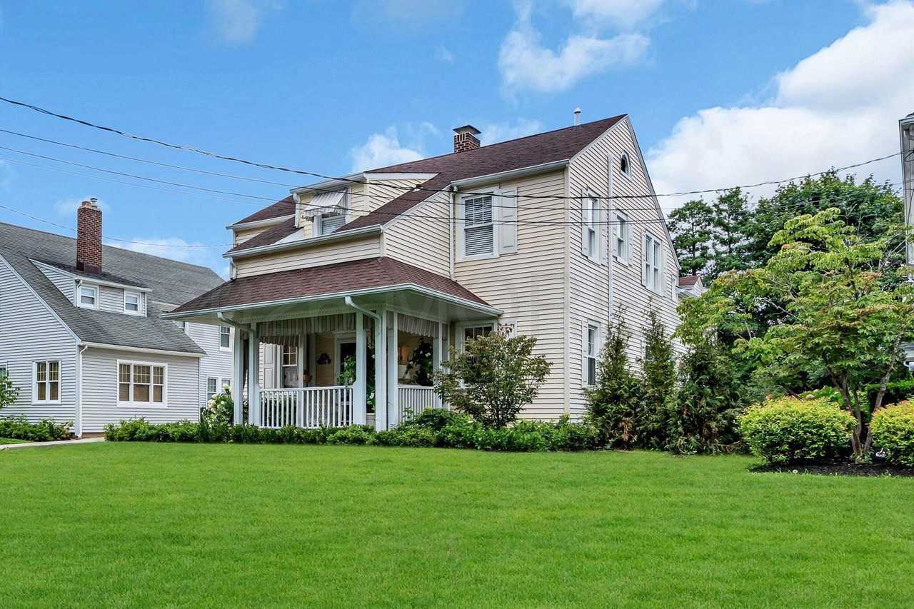 204 Monroe Ave