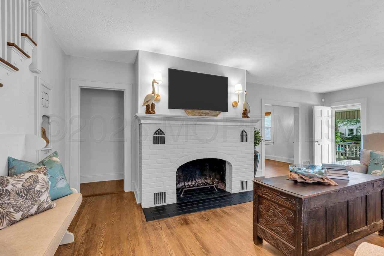 204 Monroe Ave - Photo 6 of 19