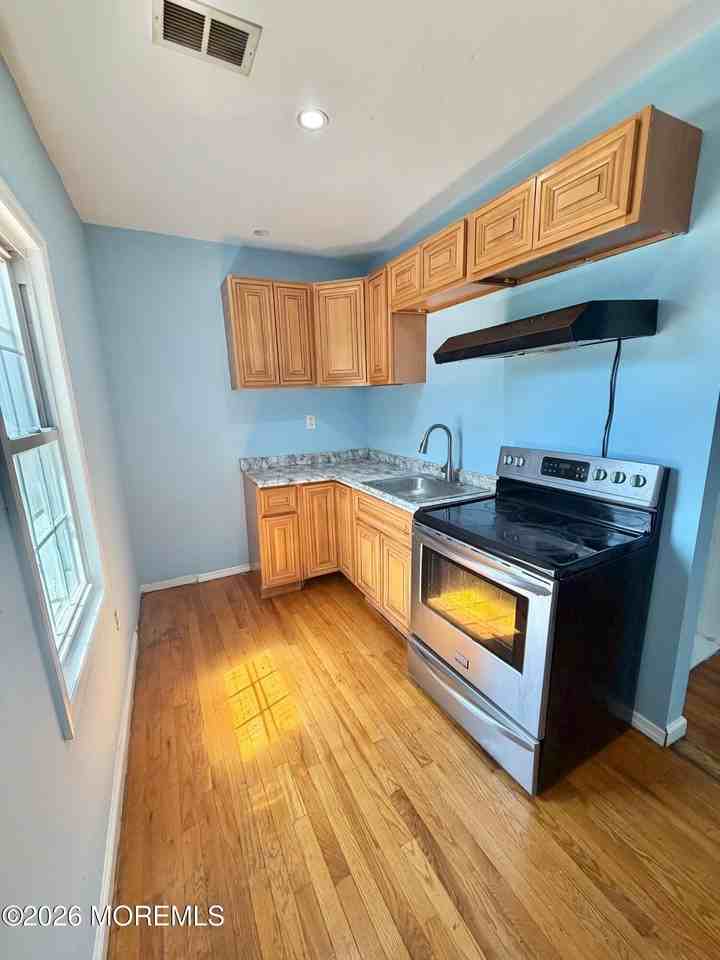 40 Raymond Ter ## 42 - Photo 3 of 14