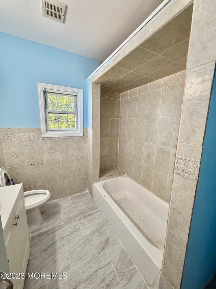 40 Raymond Ter ## 42 - Photo 4 of 14
