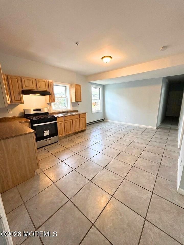 410 1st Ave #2 - Photo 2 of 6