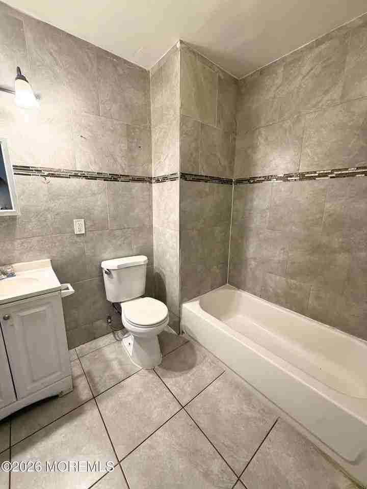 410 1st Ave #2 - Photo 5 of 6