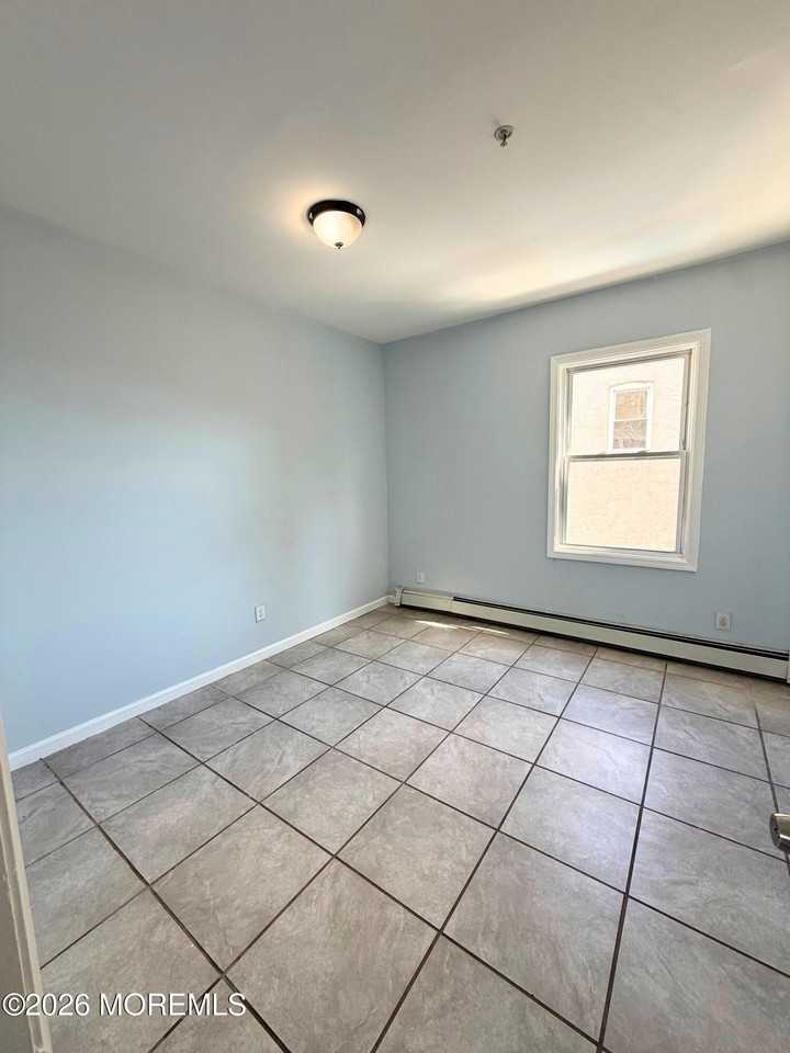 410 1st Ave #2 - Photo 6 of 6