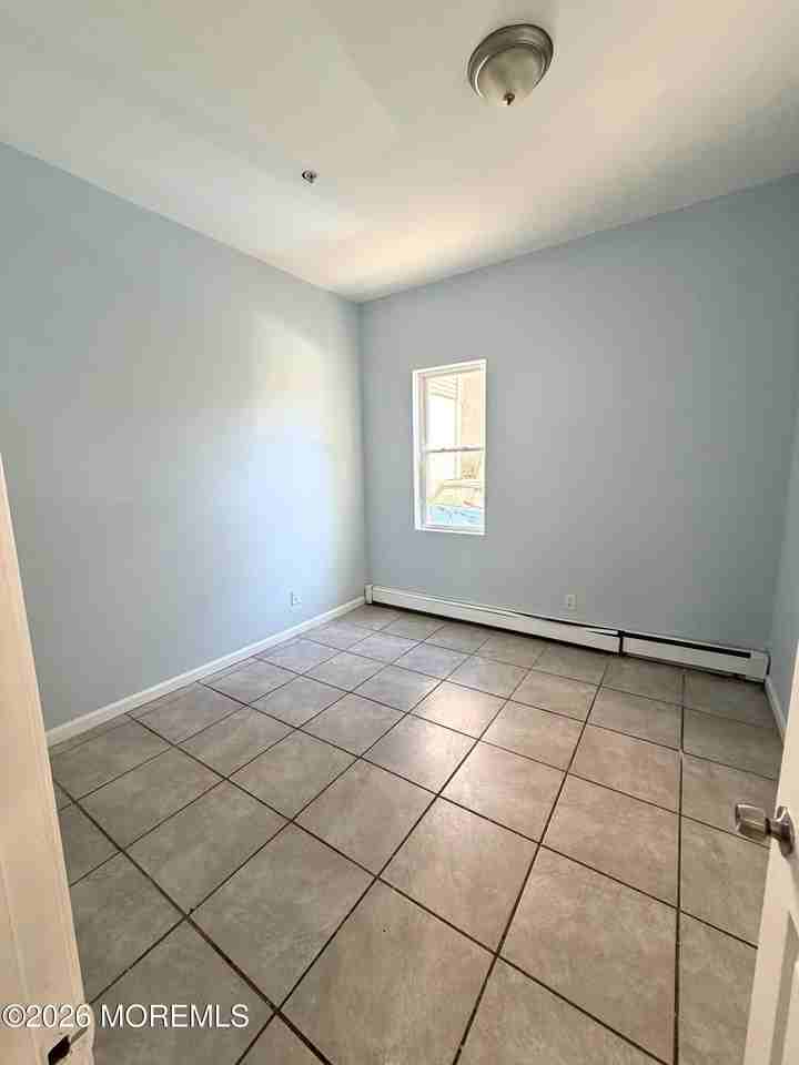 410 1st Ave #1 - Photo 5 of 7