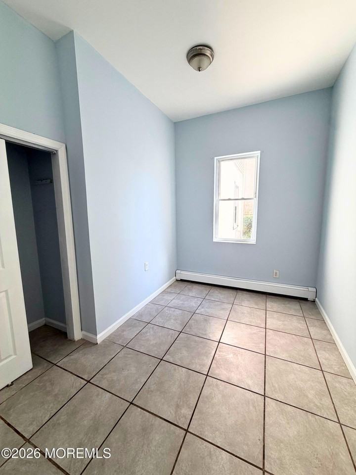 410 1st Ave #1 - Photo 6 of 7