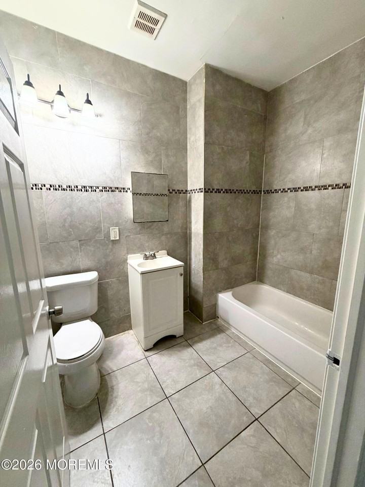 410 1st Ave #1 - Photo 7 of 7