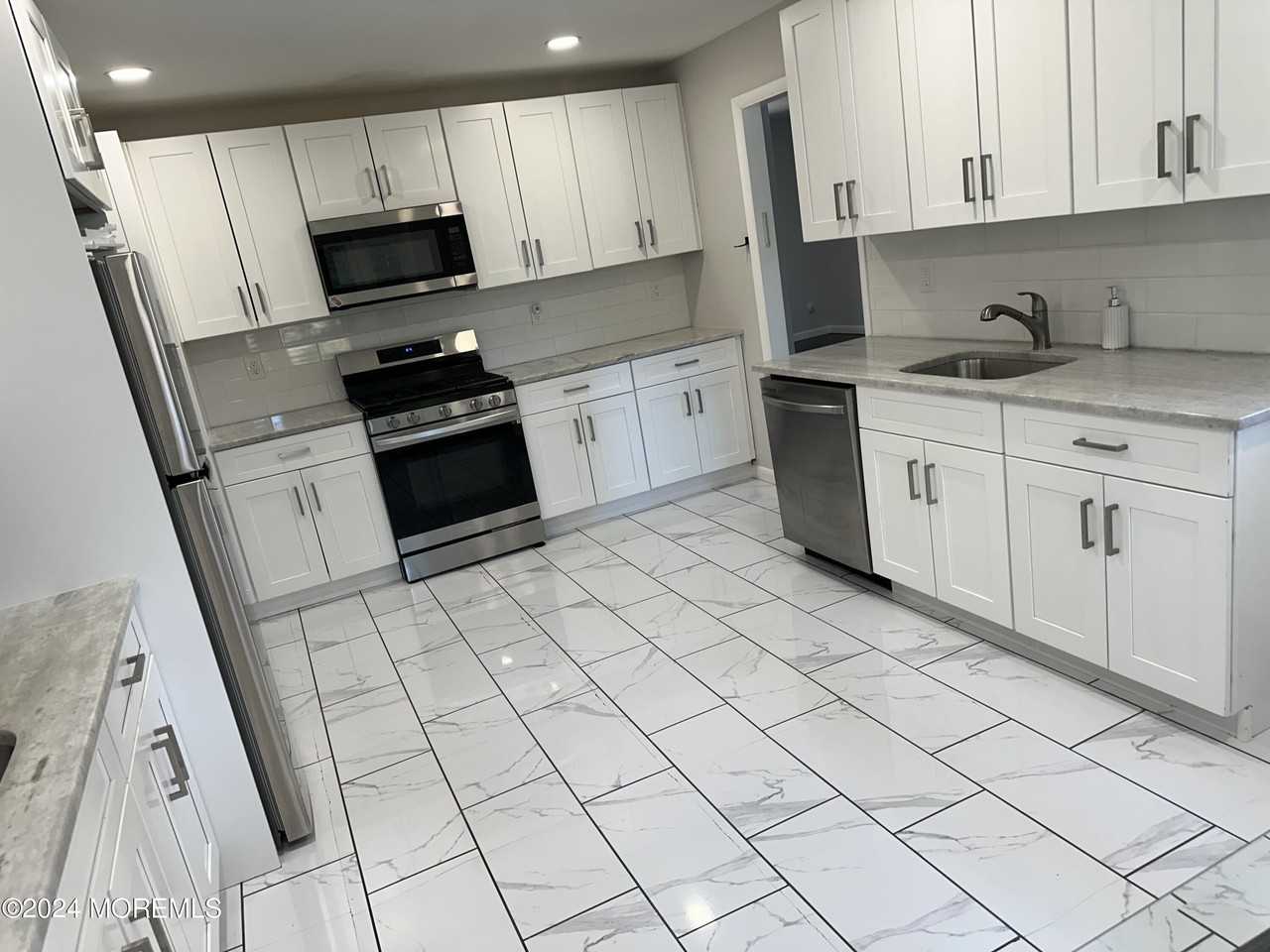 368 Highland Ave - Photo 2 of 13
