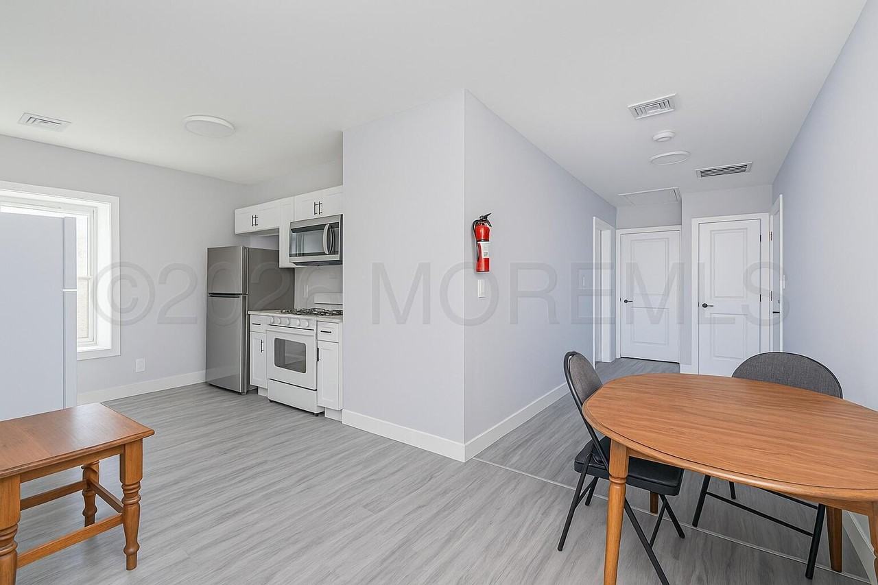 1235 Washington Ave #2 - Photo 2 of 10