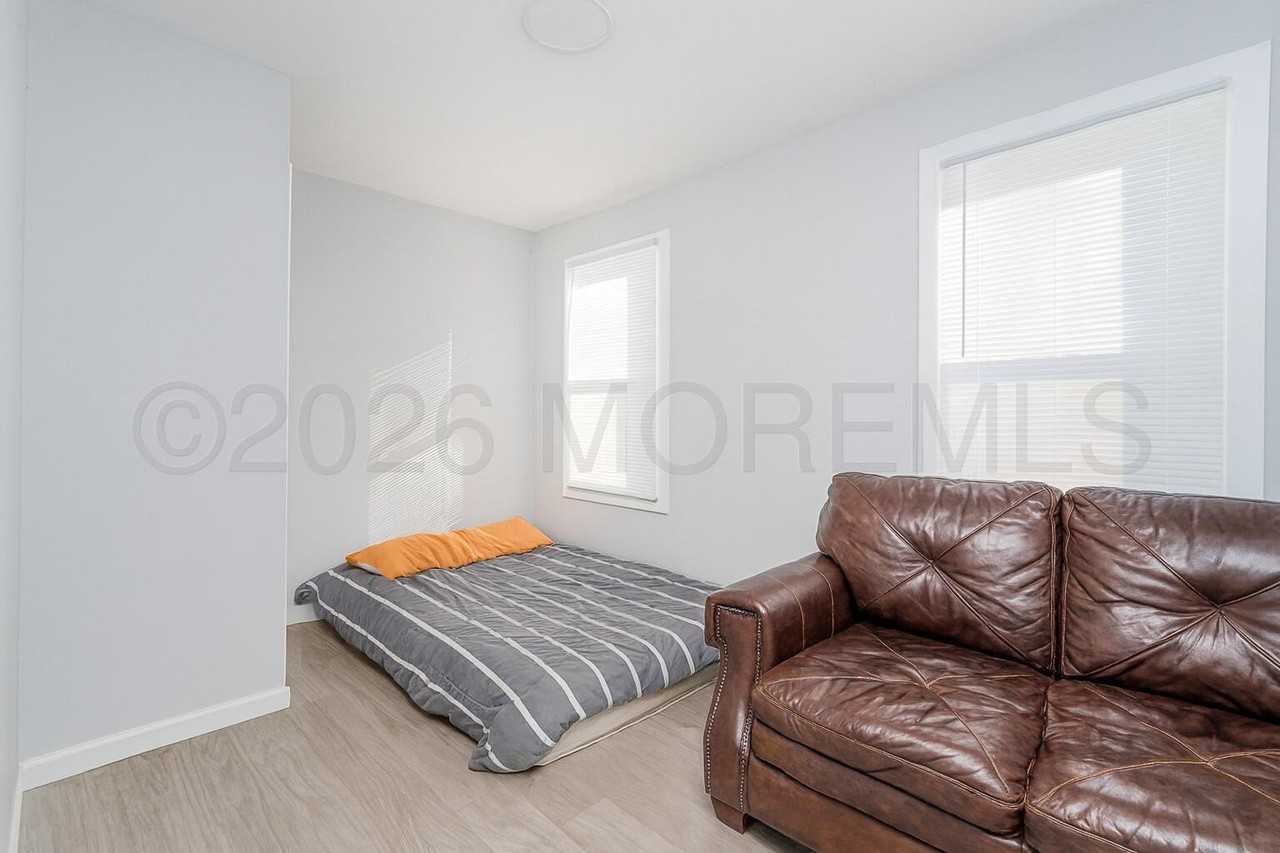 1235 Washington Ave #2 - Photo 7 of 10