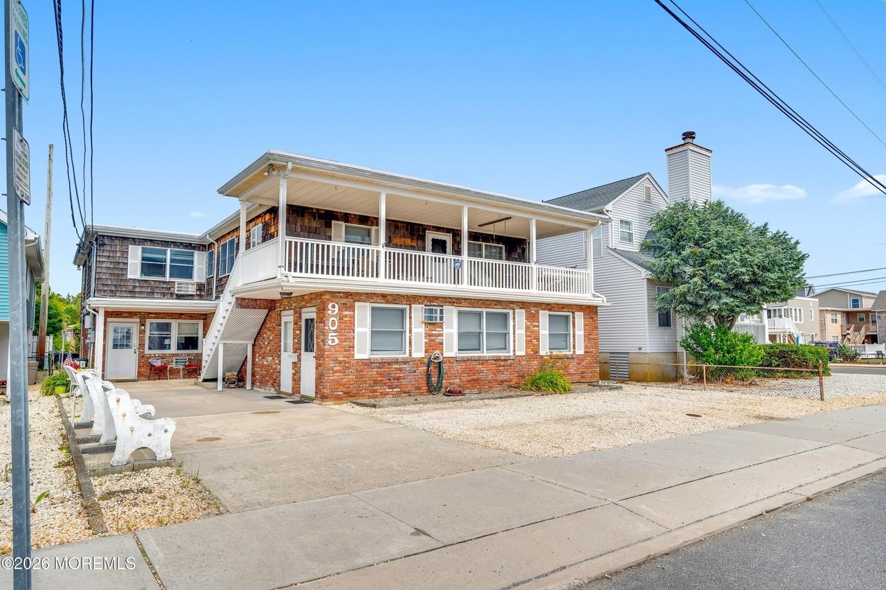 905 Sw Central Ave #D