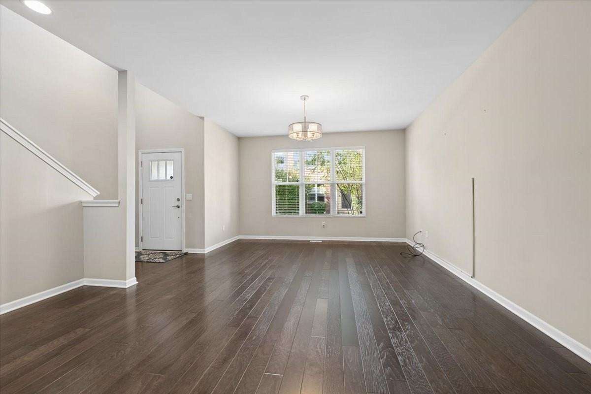909 Times Square Dr - Photo 2 of 25
