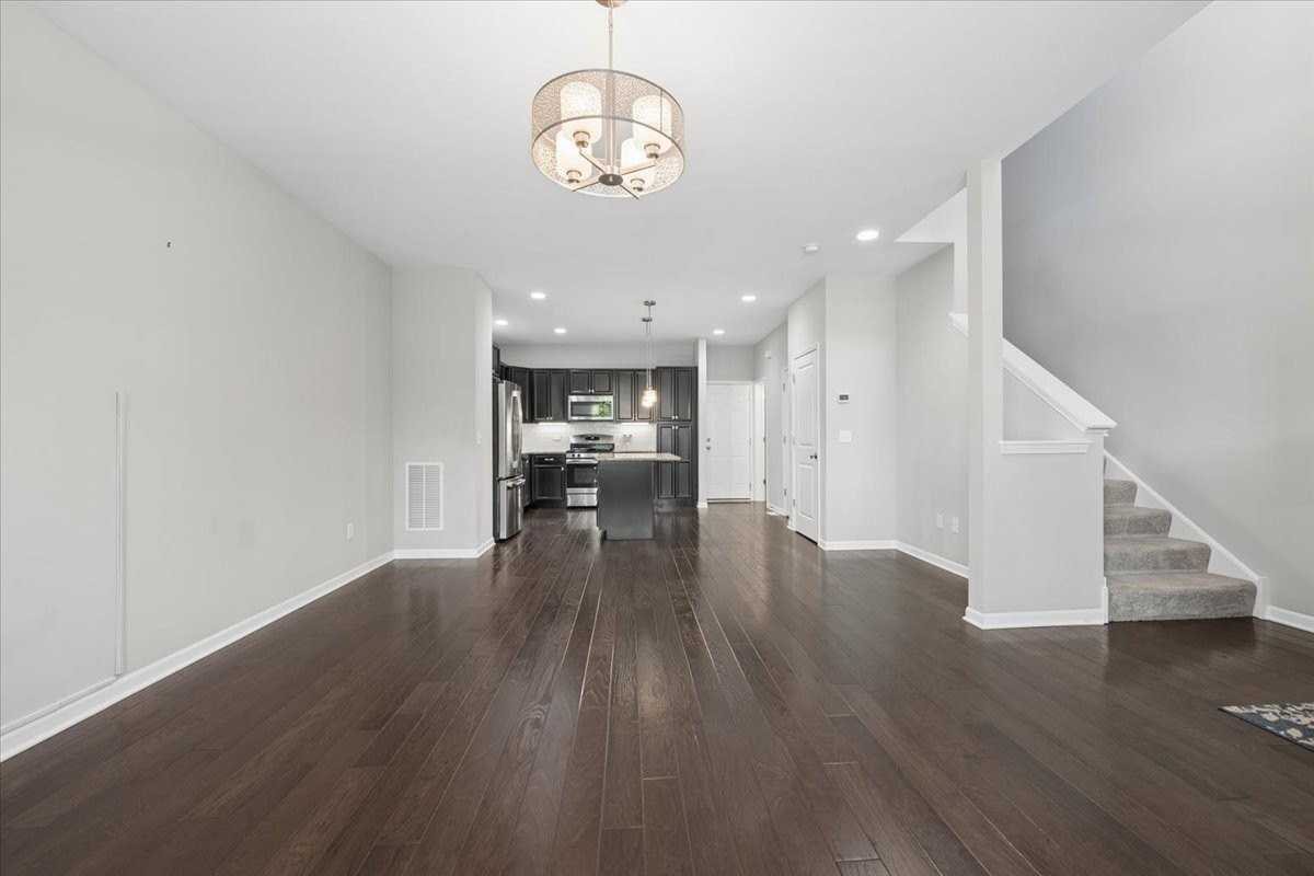 909 Times Square Dr - Photo 3 of 25