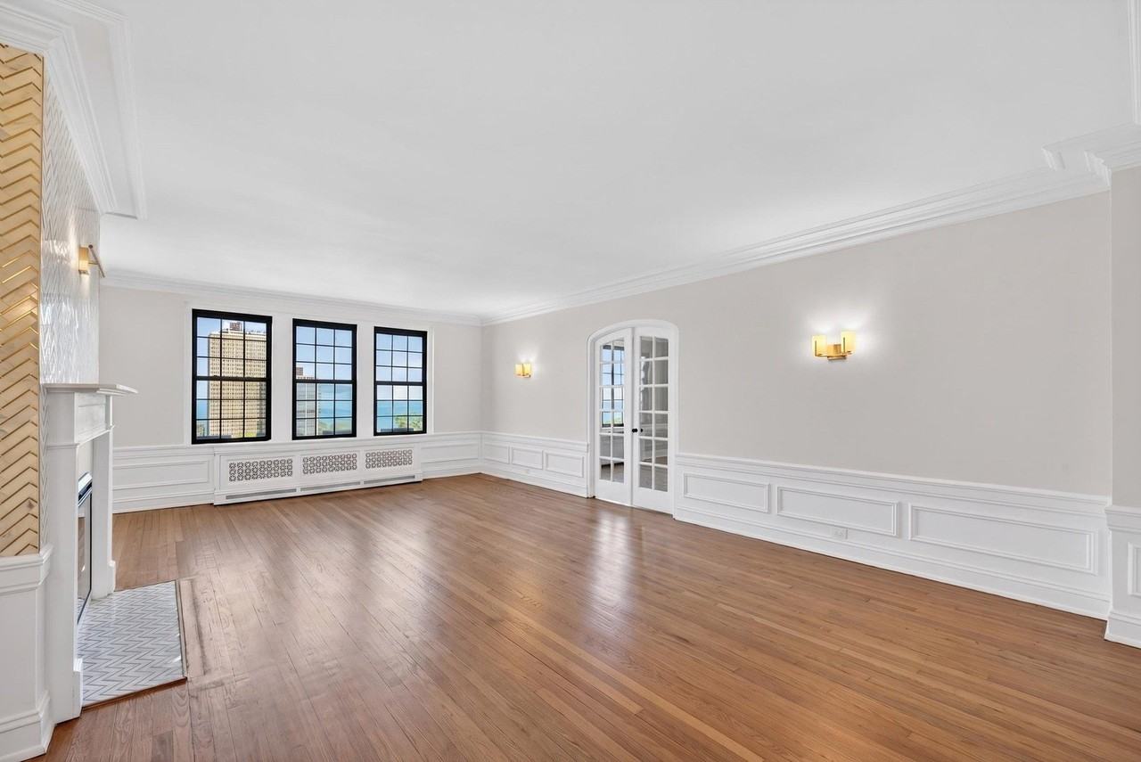 6901 S Oglesby Ave #10A - Photo 3 of 17