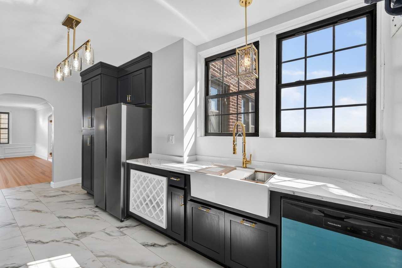 6901 S Oglesby Ave #10A - Photo 7 of 17