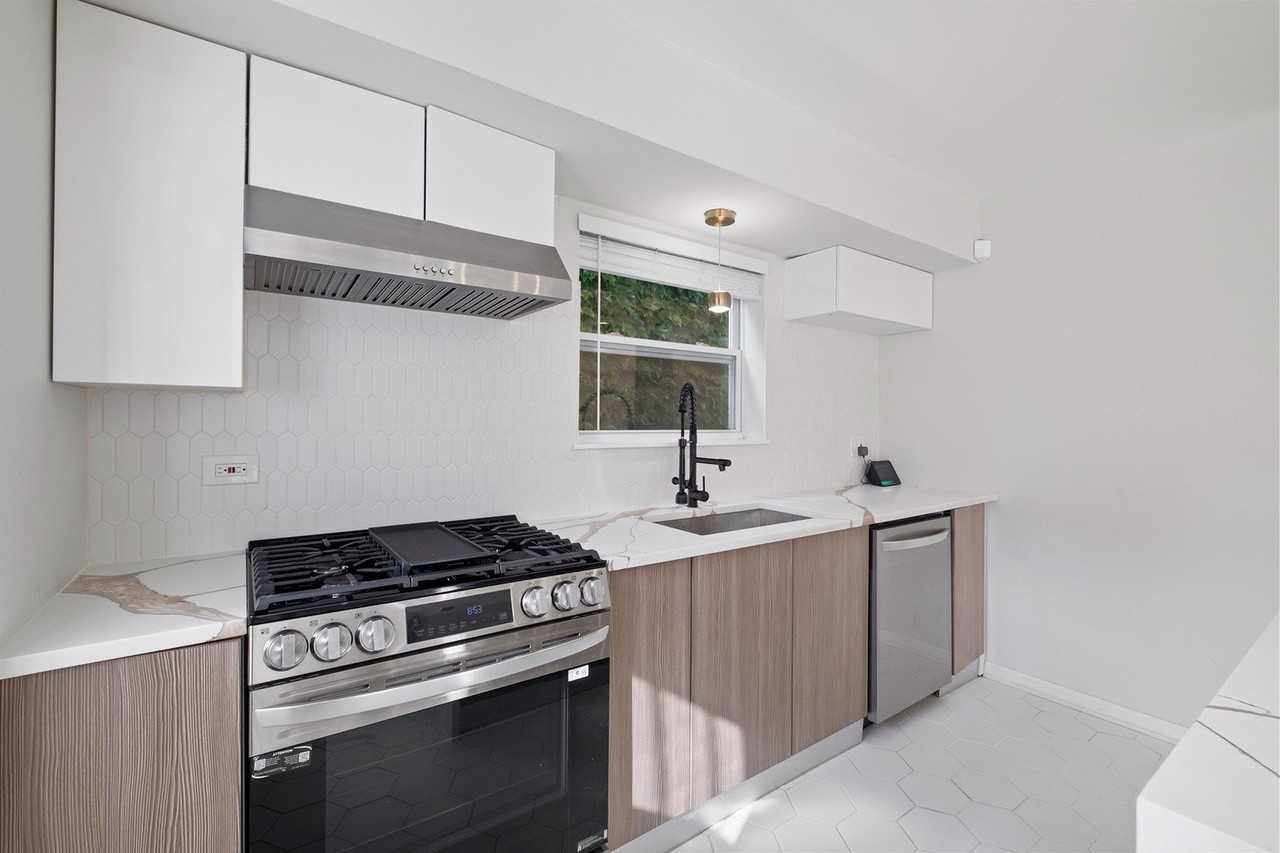 6449 S Kenwood Ave #2 - Photo 6 of 15