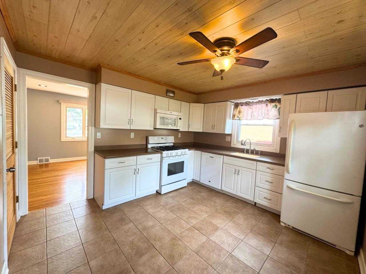 817 S Spring Rd - Photo 4 of 15