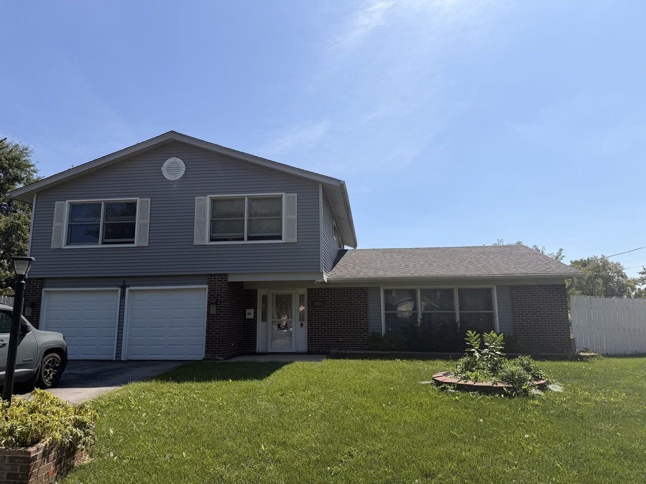7791 Sherwood Cir S - Photo 2 of 27