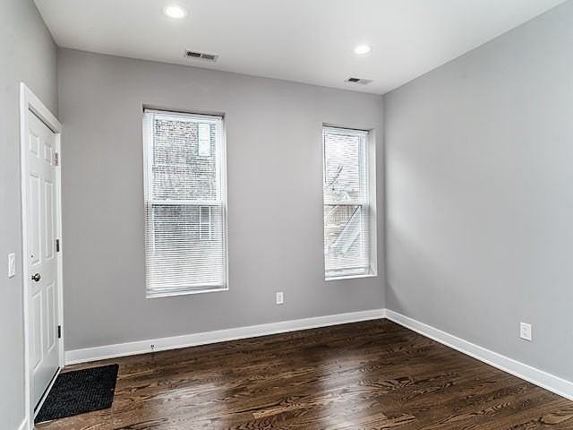 2246 S Whipple St #3R - Photo 5 of 8