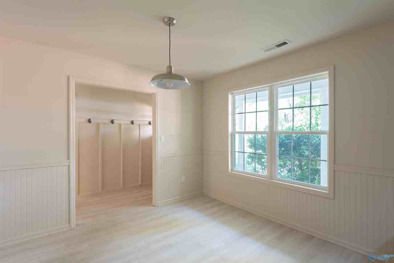 104 Sleepy Hollow Ln - Photo 3 of 23