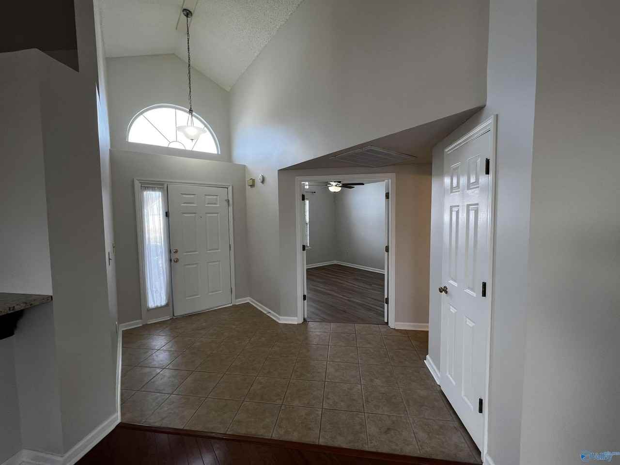 112 Lily Ct - Photo 2 of 19