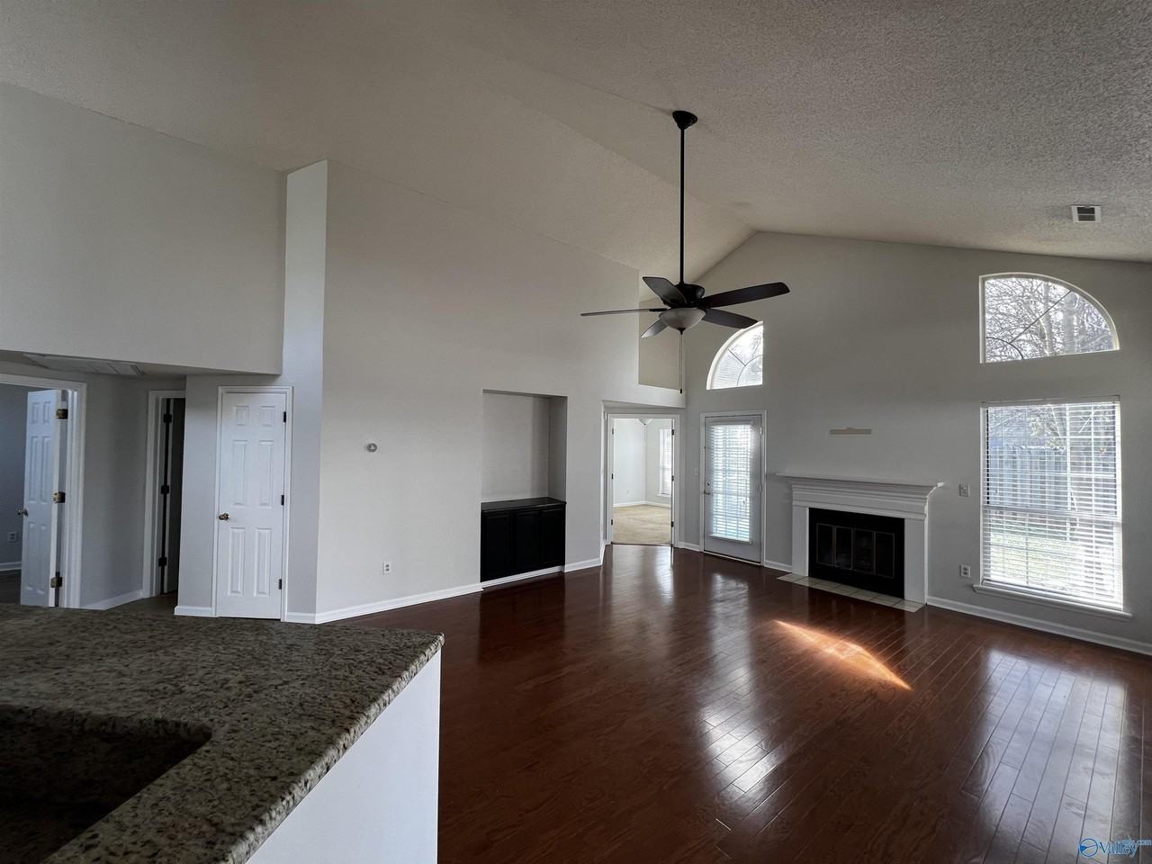 112 Lily Ct - Photo 3 of 19