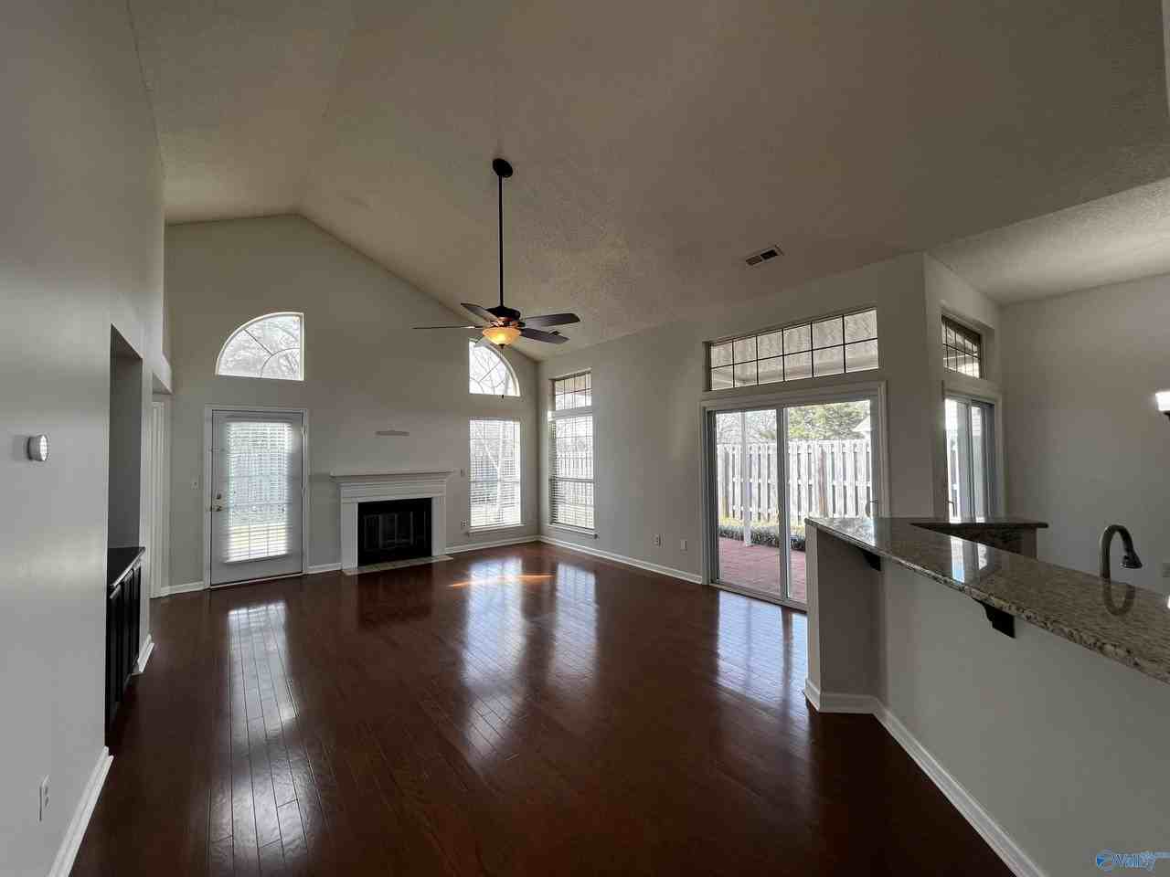 112 Lily Ct - Photo 4 of 19