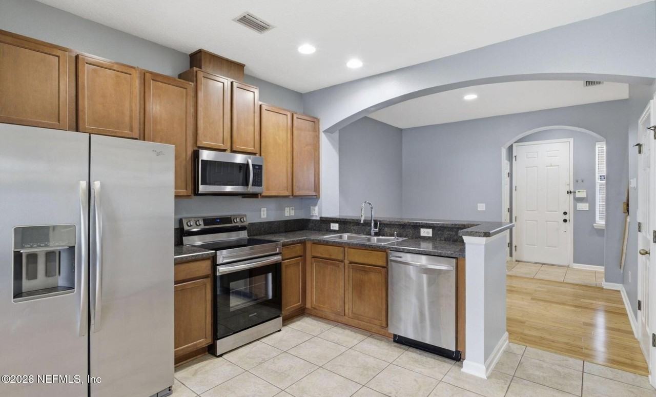 13061 Shallowater Rd - Photo 3 of 34