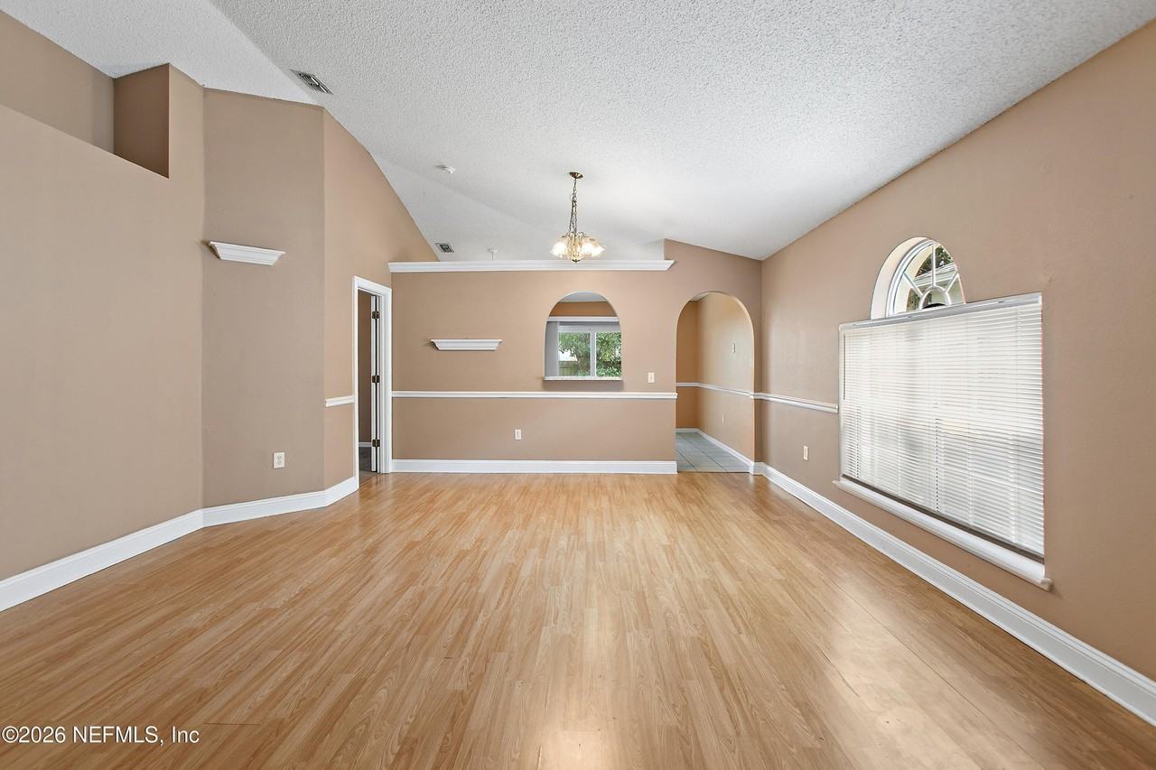 7323 Lawn Tennis Ln - Photo 4 of 17