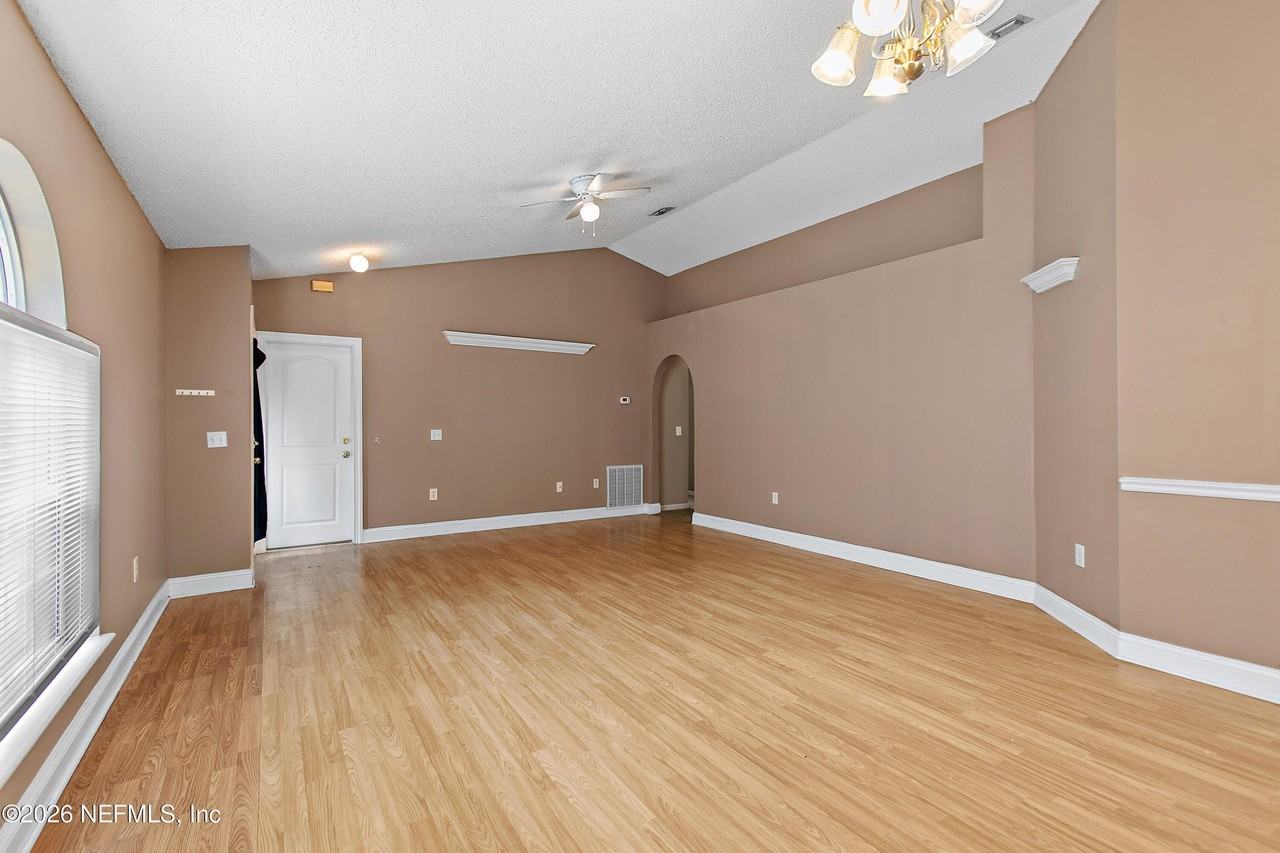 7323 Lawn Tennis Ln - Photo 5 of 17