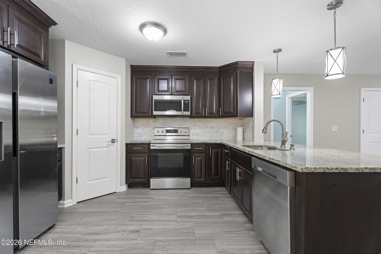 1166 Harmony Dr N - Photo 4 of 12