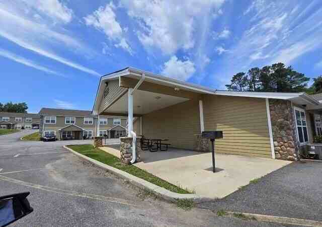 255 Lavista Dr - Photo 2 of 5
