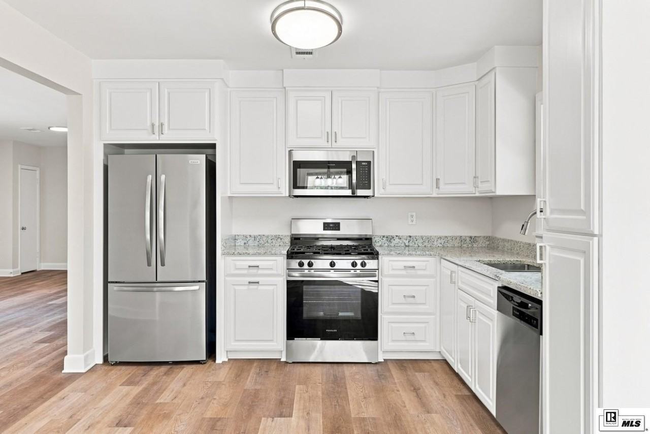 1418 Willis St - Photo 2 of 25