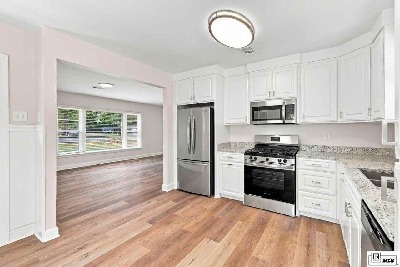 1418 Willis St - Photo 4 of 25