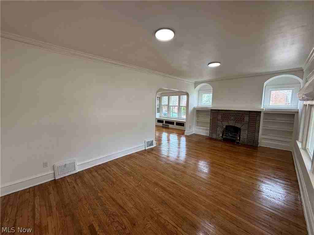 4162 W 140th St #1 - Photo 2 of 16