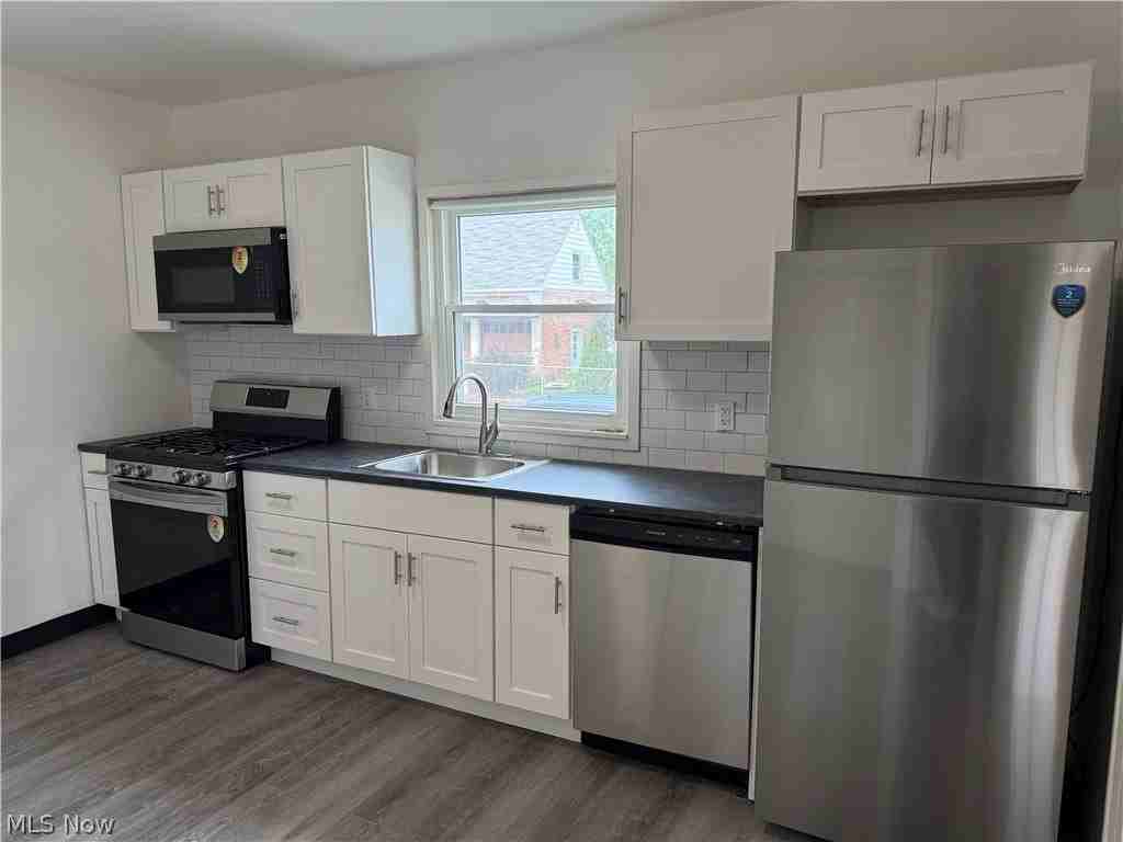4162 W 140th St #1 - Photo 7 of 16