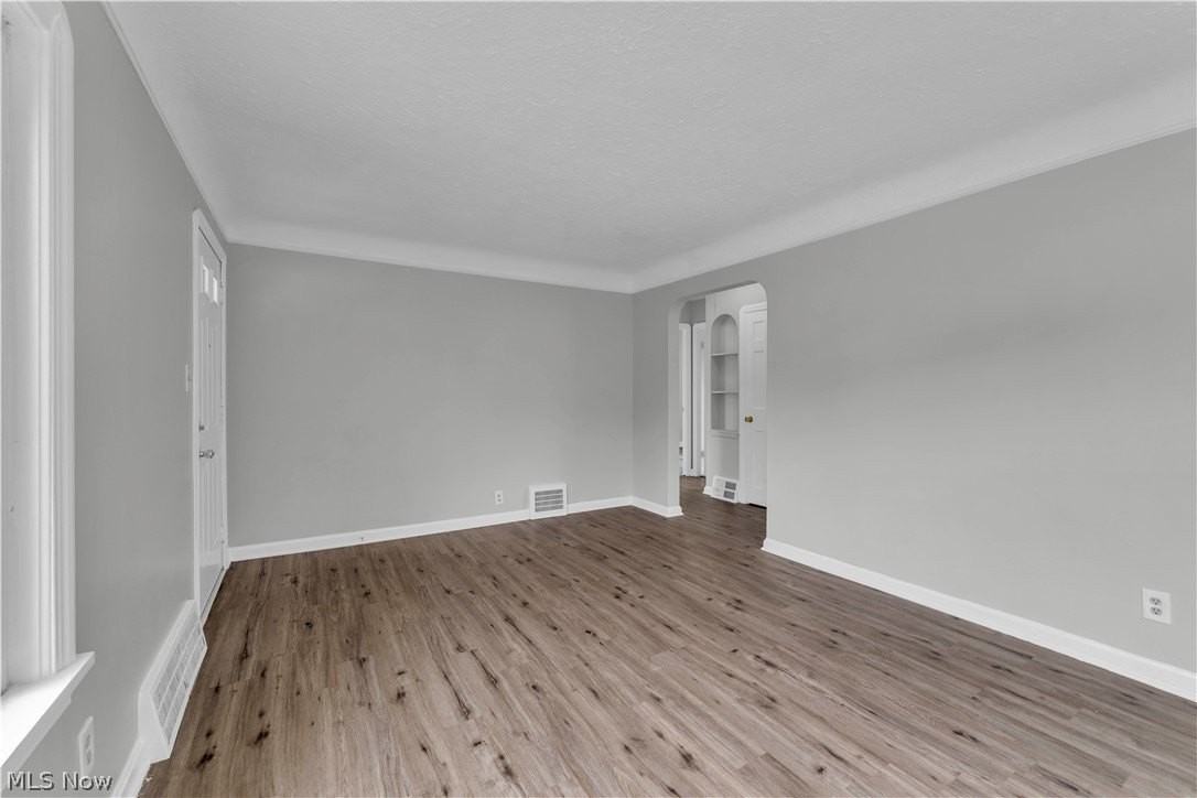 4461 W 137th St - Photo 7 of 26
