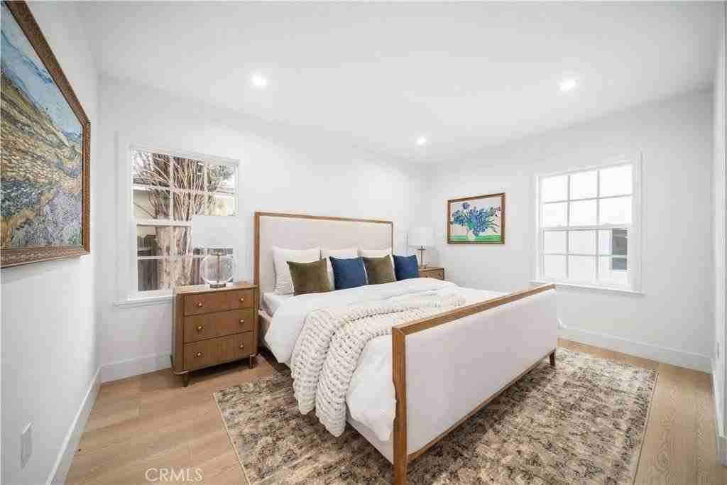 19918 Kittridge St - Photo 7 of 16