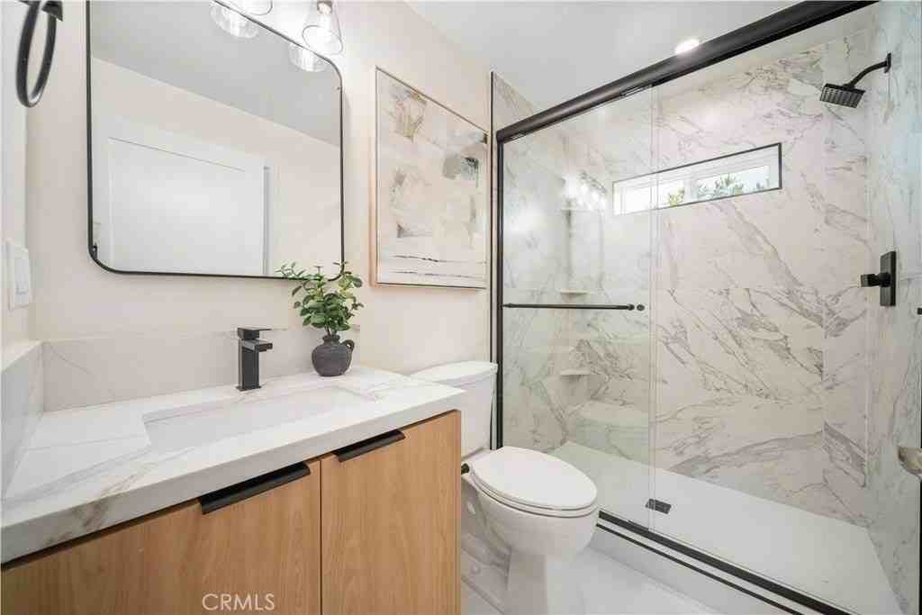 19920 Kittridge St - Photo 6 of 16