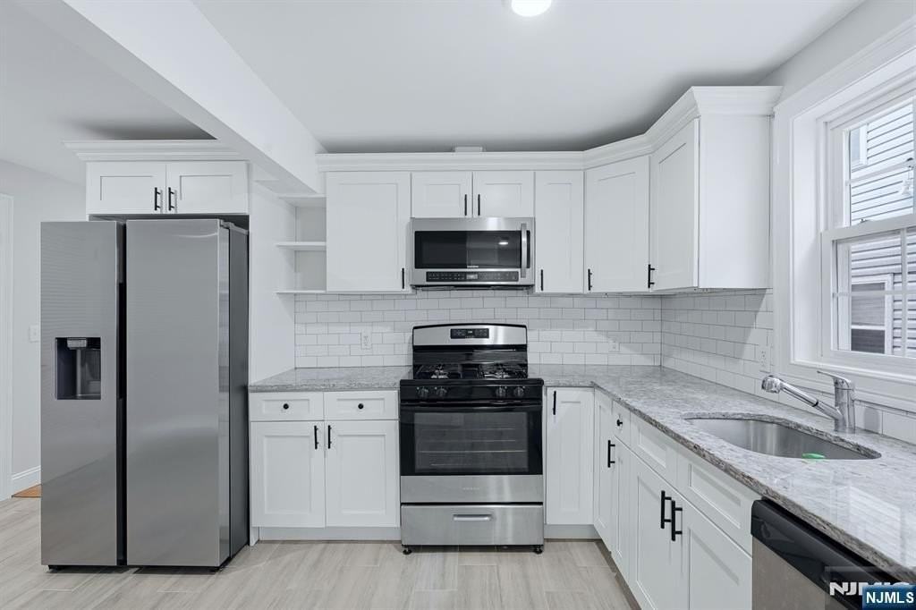 428 Valley St - Photo 3 of 20