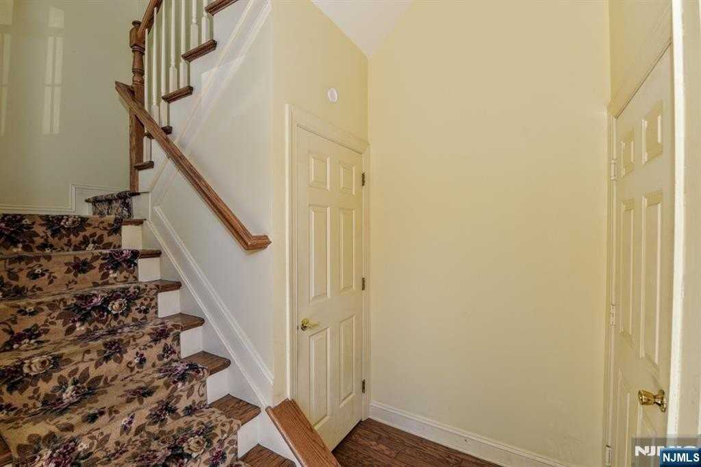 66 Pheasant Run - Photo 4 of 26