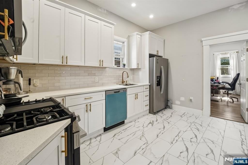 27 Gold St - Photo 3 of 19