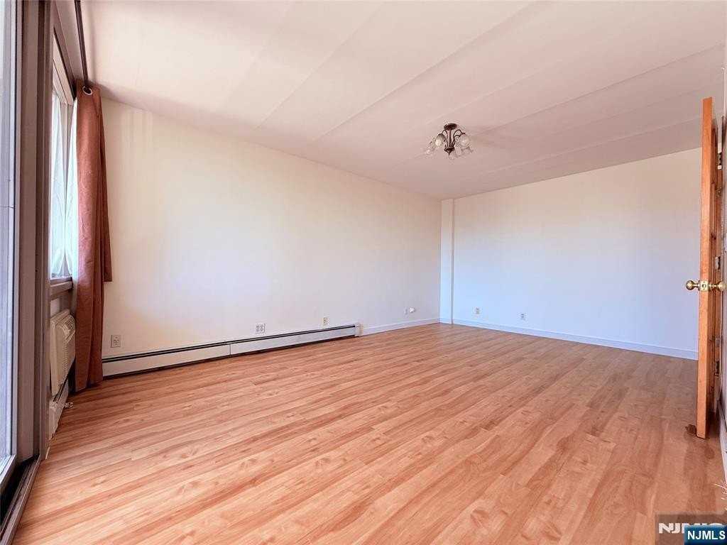 515 Anderson Ave #5G - Photo 4 of 36
