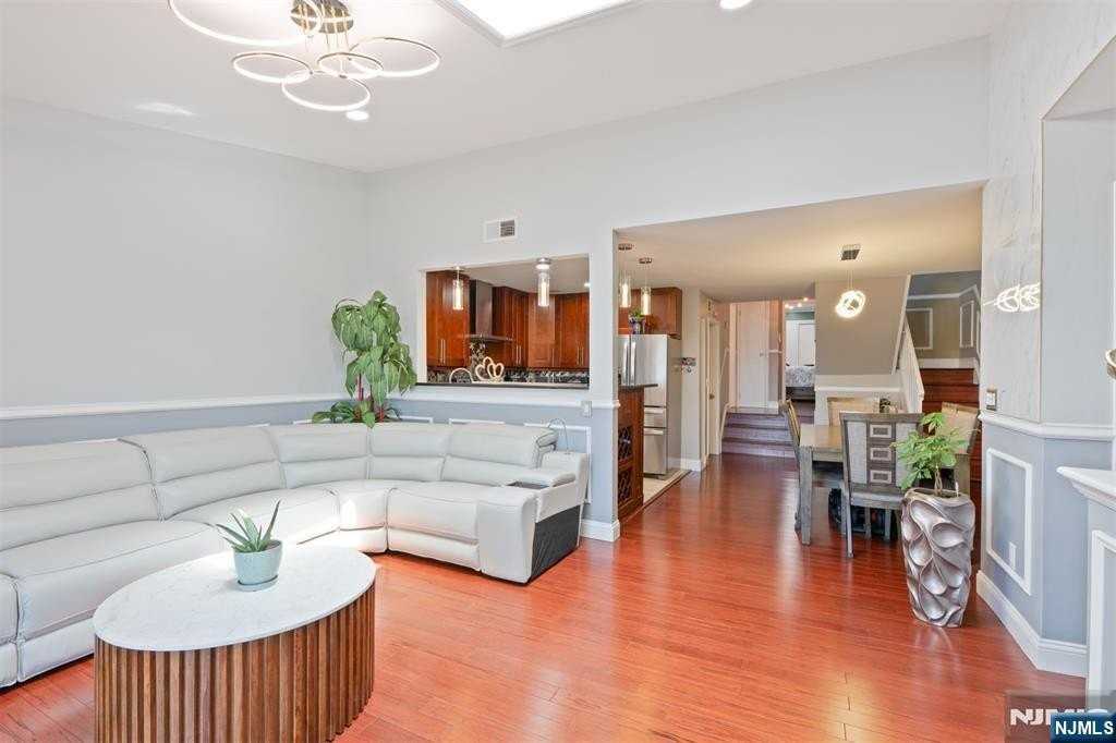 6501 Liberty Ave #F5 - Photo 3 of 26