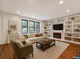 featured image of 260 Harrison Ave #104