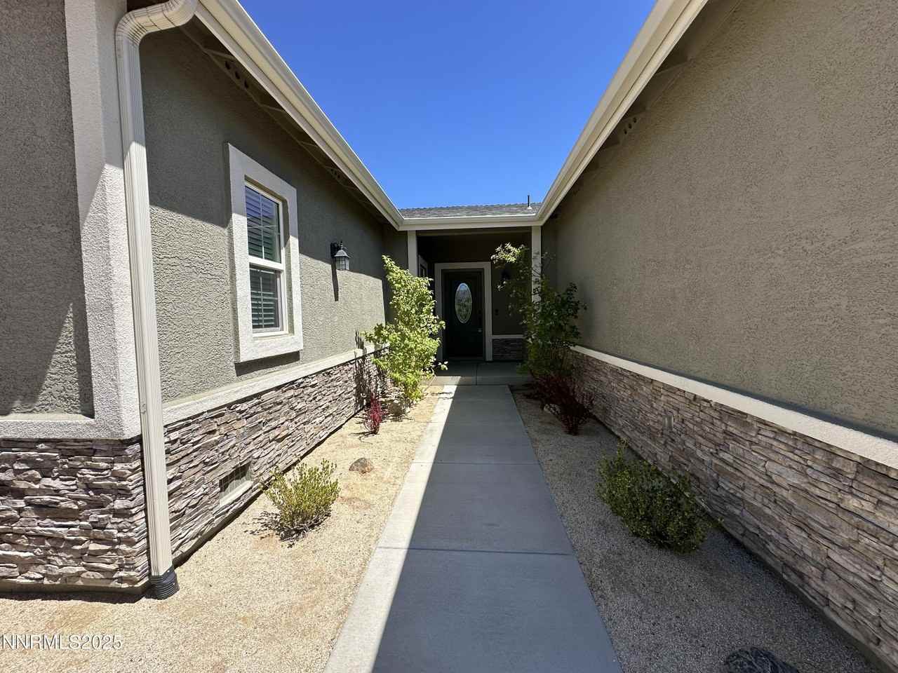18230 Polar Bear Ct - Photo 2 of 23