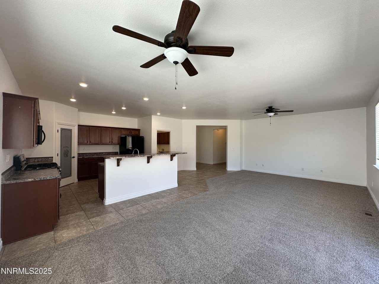 18230 Polar Bear Ct - Photo 4 of 23