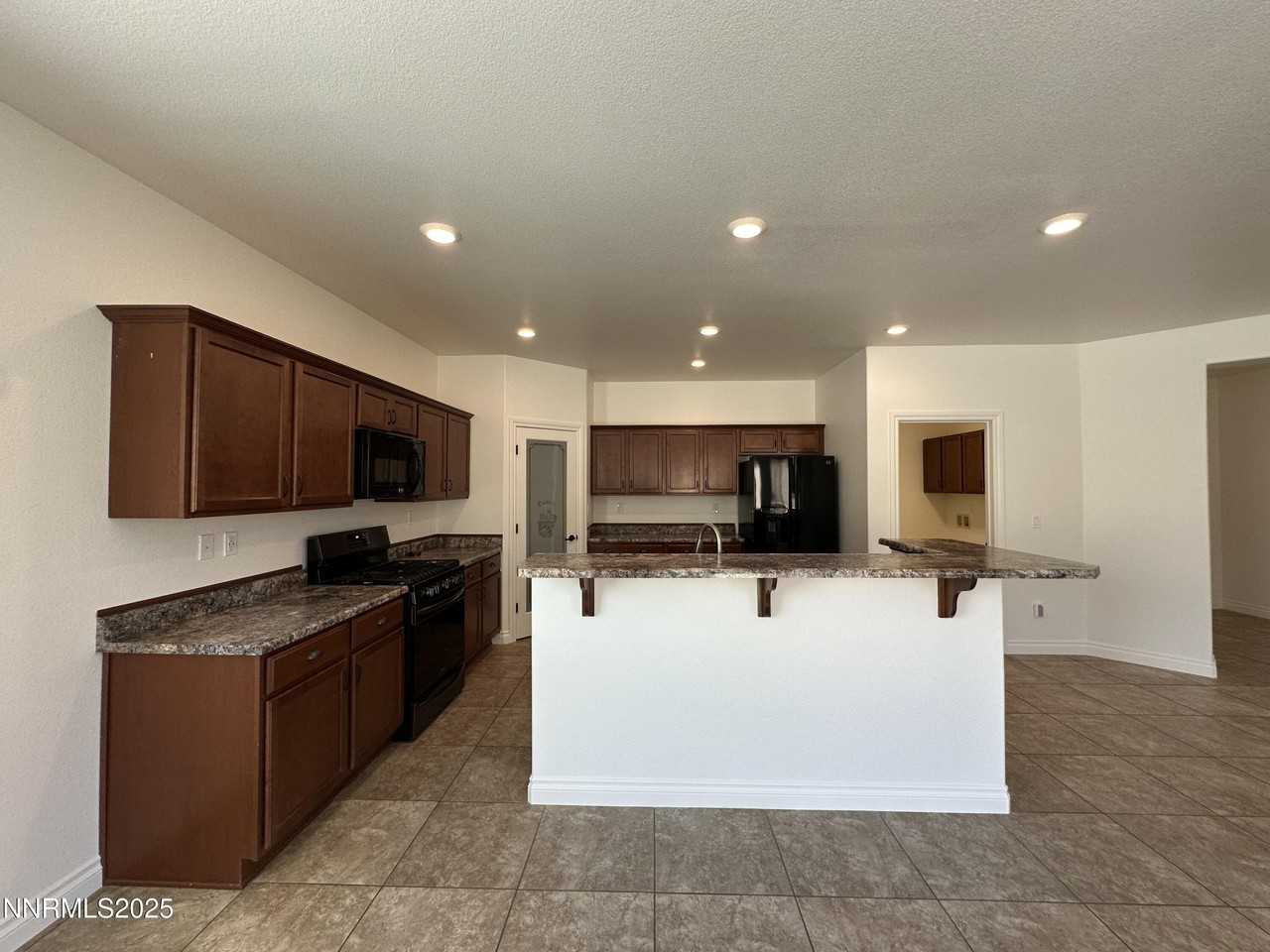 18230 Polar Bear Ct - Photo 5 of 23